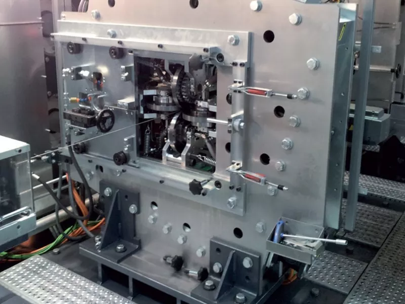 प्रोफाइल रोलिंग मशीन कोणत्या उद्योगांमध्ये वापरले जाते